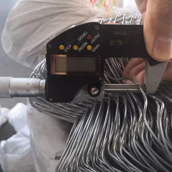 9 Gauge 5*5cm 6 Fuß verzinkter Diamantmaschendraht-Kettengliedzaun für Bauernhofzaun