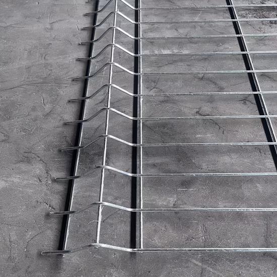 Aofu Wiremesh Temporary Yard Fence Wholesaler Strong Ability Withstand Pressure Galvanized Dipped Temporary Fence China 3D Curved Triangle Panel Fence