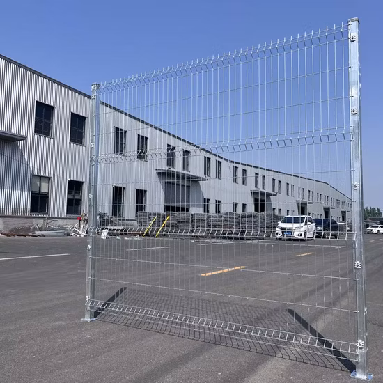 Aofu Wiremesh Temporärer Hofzaun Großhändler Starke Fähigkeit, Druck standzuhalten Verzinkter getauchter temporärer Zaun China 3D gebogener dreieckiger Paneelzaun